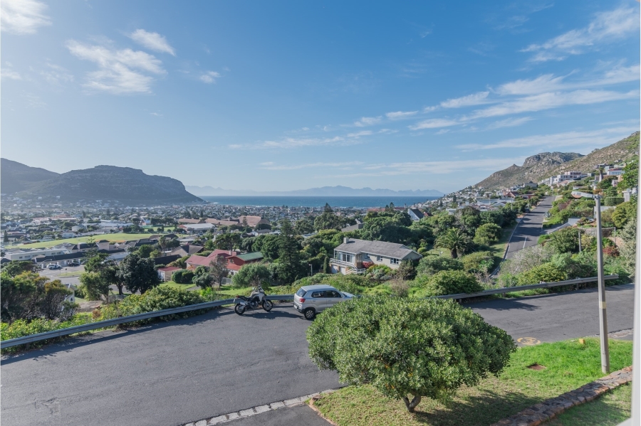 4 Bedroom Property for Sale in Fish Hoek Western Cape